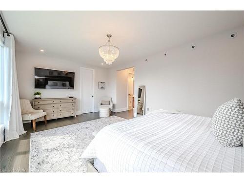 108 Lovett Lane, Guelph, ON - Indoor Photo Showing Bedroom