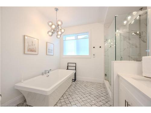 108 Lovett Lane, Guelph, ON - Indoor Photo Showing Bathroom