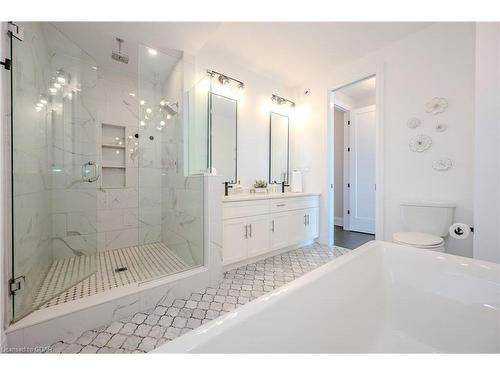 108 Lovett Lane, Guelph, ON - Indoor Photo Showing Bathroom