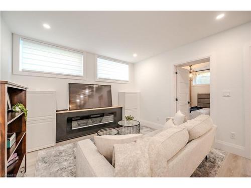 108 Lovett Lane, Guelph, ON - Indoor Photo Showing Living Room