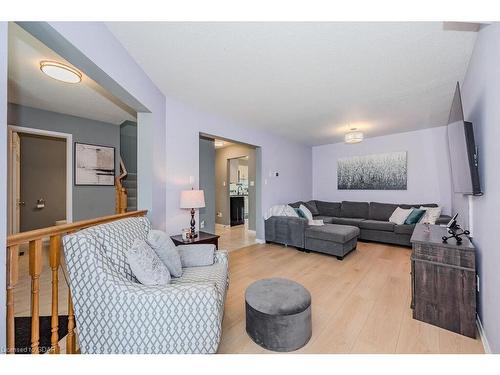 47 Hagan Avenue, Guelph, ON - Indoor Photo Showing Living Room