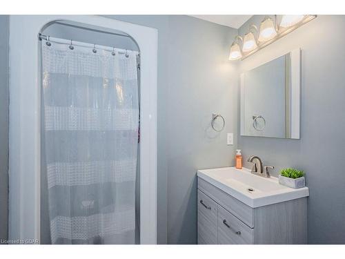 47 Hagan Avenue, Guelph, ON - Indoor Photo Showing Bathroom