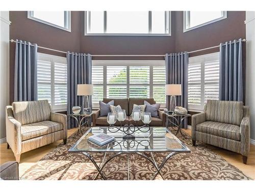 487 Anderson Street S, Fergus, ON - Indoor Photo Showing Living Room