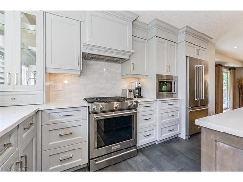 487 Anderson Street S, Fergus, ON - Indoor Photo Showing Kitchen With Upgraded Kitchen