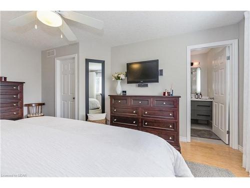 487 Anderson Street S, Fergus, ON - Indoor Photo Showing Bedroom