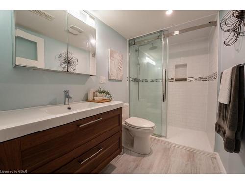 65 Kensington Street, Guelph, ON - Indoor Photo Showing Bathroom