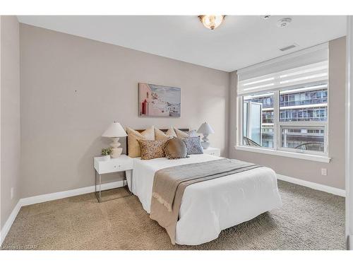 704-63 Arthur Street, Guelph, ON - Indoor Photo Showing Bedroom