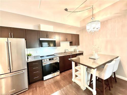 109-35 Kingsbury Square, Guelph, ON - Indoor Photo Showing Kitchen With Double Sink