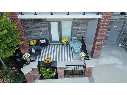 109-35 Kingsbury Square, Guelph, ON - Outdoor