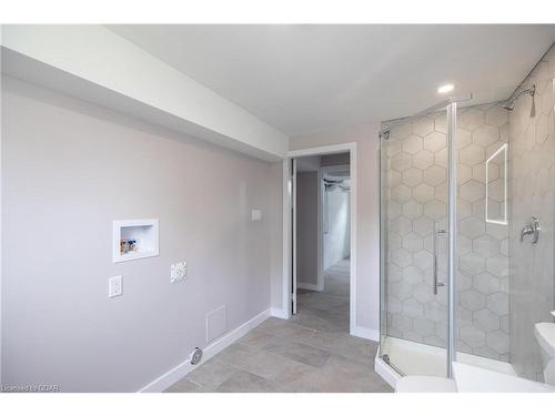 50 Drew Street, Guelph, ON - Indoor Photo Showing Bathroom