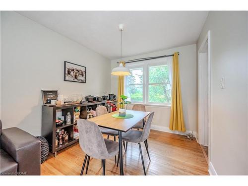 208 Delhi Street, Guelph, ON - Indoor Photo Showing Dining Room