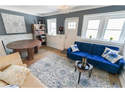 314 Paisley Road, Guelph, ON - Indoor Photo Showing Living Room