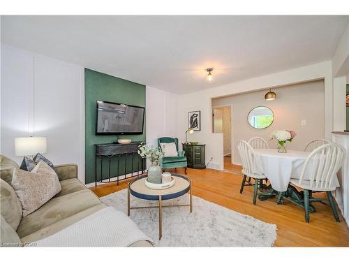 4 Blackbird Crescent, Guelph, ON - Indoor Photo Showing Living Room