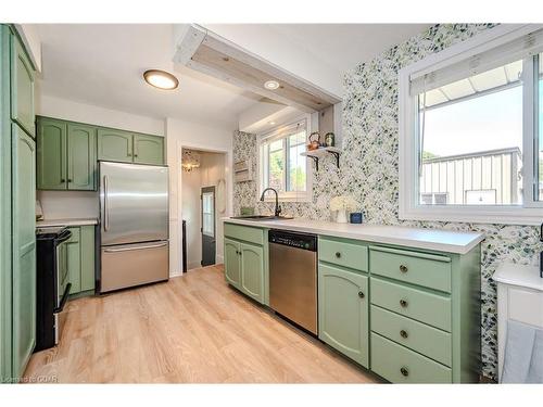 4 Blackbird Crescent, Guelph, ON - Indoor Photo Showing Kitchen