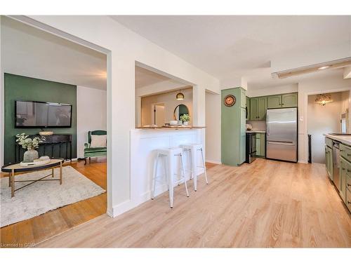 4 Blackbird Crescent, Guelph, ON - Indoor Photo Showing Kitchen