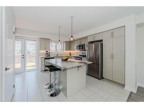 168 Law Drive, Guelph, ON - Indoor Photo Showing Kitchen With Upgraded Kitchen