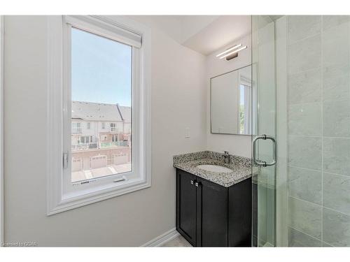 168 Law Drive, Guelph, ON - Indoor Photo Showing Bathroom