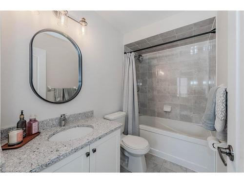 168 Law Drive, Guelph, ON - Indoor Photo Showing Bathroom