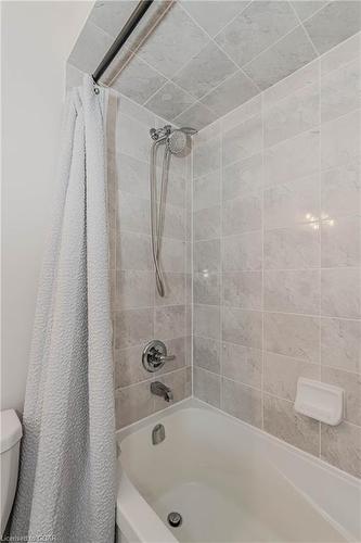 168 Law Drive, Guelph, ON - Indoor Photo Showing Bathroom