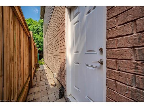 12 Summerfield Drive, Guelph, ON - Indoor Photo Showing Other Room