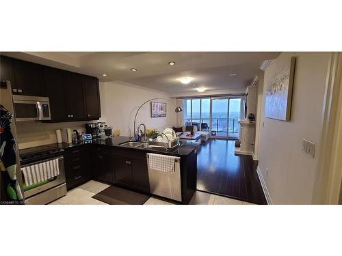 1508-160 Macdonell Street, Guelph, ON - Indoor Photo Showing Kitchen With Double Sink