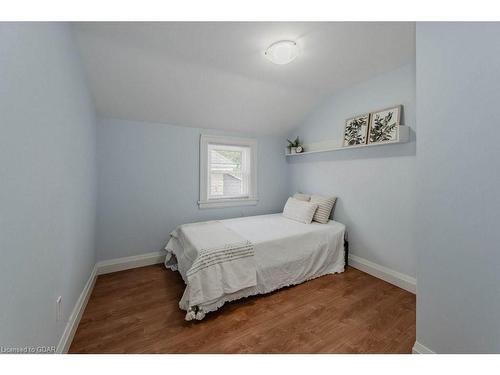 100 Hayes Avenue, Guelph, ON - Indoor Photo Showing Bedroom