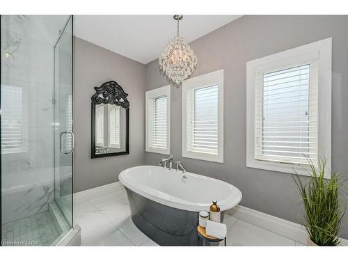 172 Niska Road, Guelph, ON - Indoor Photo Showing Bathroom