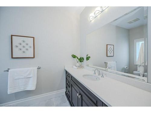 172 Niska Road, Guelph, ON - Indoor Photo Showing Bathroom