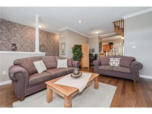 489 St Andrew Street E, Fergus, ON - Indoor Photo Showing Living Room