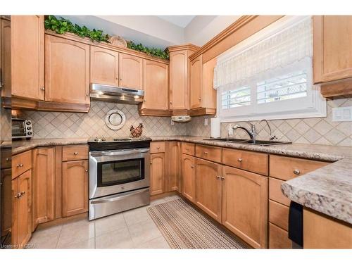 489 St Andrew Street E, Fergus, ON - Indoor Photo Showing Kitchen