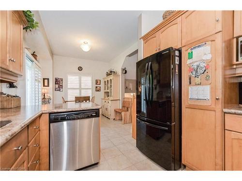 489 St Andrew Street E, Fergus, ON - Indoor Photo Showing Kitchen