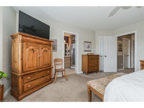 489 St Andrew Street E, Fergus, ON - Indoor Photo Showing Bedroom