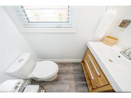 116 Gowan Street, Rockwood, ON - Indoor Photo Showing Bathroom