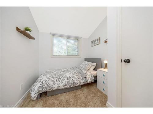 116 Gowan Street, Rockwood, ON - Indoor Photo Showing Bedroom