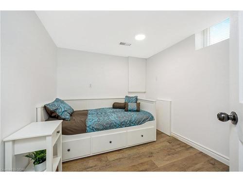 116 Gowan Street, Rockwood, ON - Indoor Photo Showing Bedroom