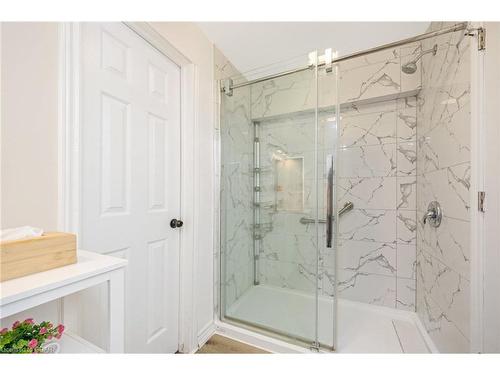 116 Gowan Street, Rockwood, ON - Indoor Photo Showing Bathroom