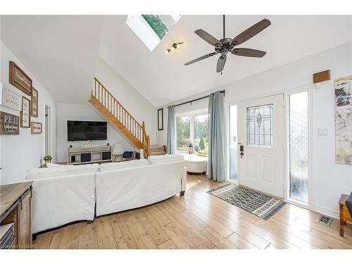 116 Gowan Street, Rockwood, ON - Indoor Photo Showing Living Room