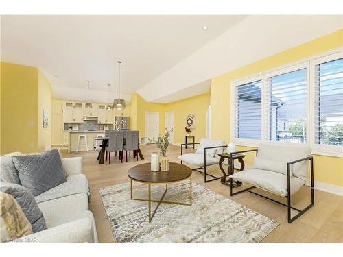 396 Four Mile Creek Road, Niagara-On-The-Lake, ON - Indoor Photo Showing Living Room