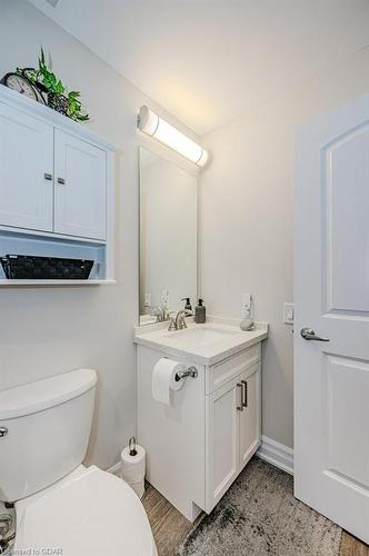 223-3290 New Street, Burlington, ON - Indoor Photo Showing Bathroom