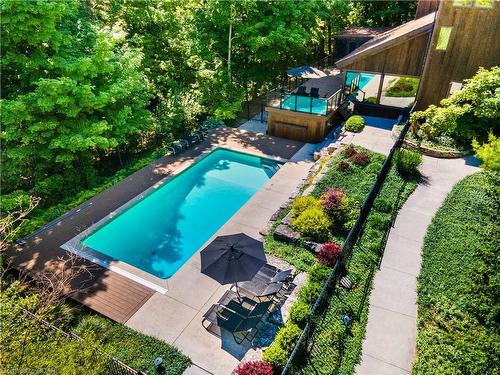 1845 Woodhull Road, London, ON - Outdoor With In Ground Pool