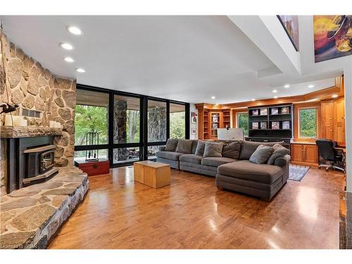 1845 Woodhull Road, London, ON - Indoor Photo Showing Living Room With Fireplace