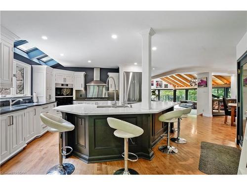 1845 Woodhull Road, London, ON - Indoor Photo Showing Kitchen With Upgraded Kitchen