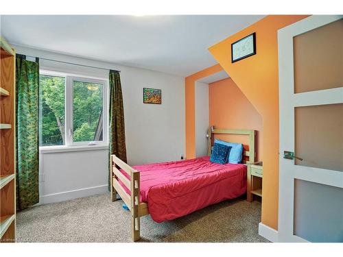 1845 Woodhull Road, London, ON - Indoor Photo Showing Bedroom