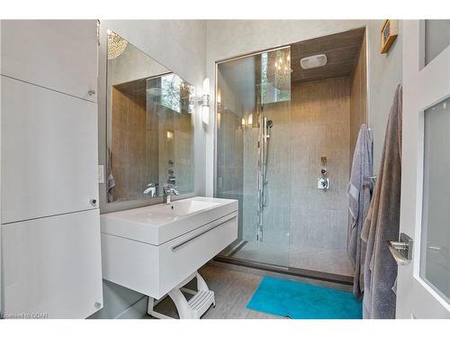 1845 Woodhull Road, London, ON - Indoor Photo Showing Bathroom