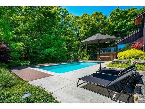 1845 Woodhull Road, London, ON - Outdoor With In Ground Pool