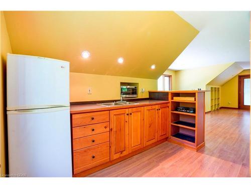 1845 Woodhull Road, London, ON - Indoor Photo Showing Kitchen