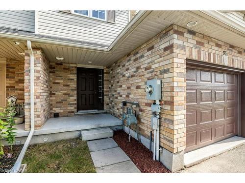 35 Clough Cres Crescent, Guelph, ON - Outdoor