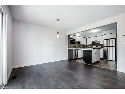 35 Clough Cres Crescent, Guelph, ON - Indoor Photo Showing Kitchen