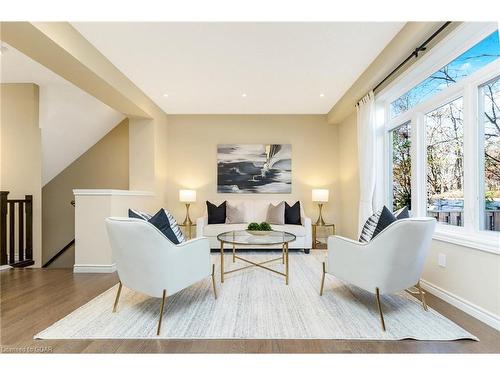 16 Guthrie Lane, Rockwood, ON - Indoor Photo Showing Living Room