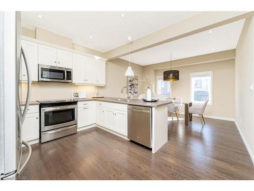 16 Guthrie Lane, Rockwood, ON - Indoor Photo Showing Kitchen